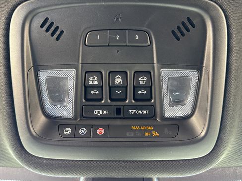 Used 2023 Chevrolet Traverse Premier w/ Redline Edition AWD/4WD image 10