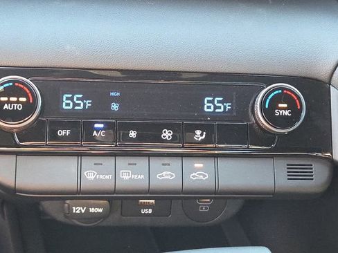 Certified 2025 Hyundai Elantra Sport image 20