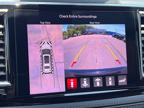 Used 2025 Chrysler Pacifica Pinnacle w/ Trailer Tow Group AWD/4WD image 34