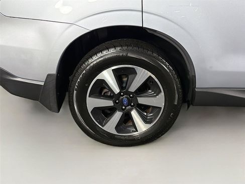 Used 2017 Subaru Forester 2.5i Premium AWD/4WD image 33