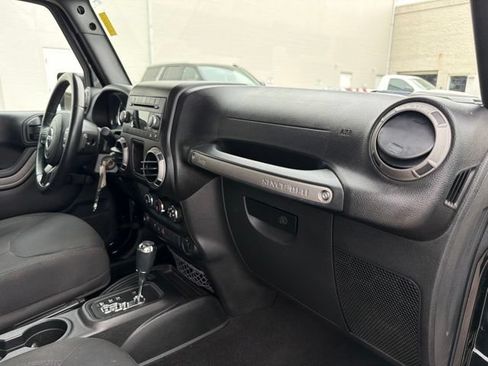 Used 2016 Jeep Wrangler Unlimited Sport w/ Connectivity Group AWD/4WD image 26