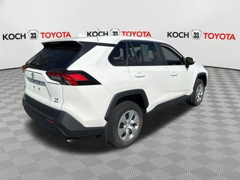 Certified 2022 Toyota RAV4 LE AWD/4WD image 8