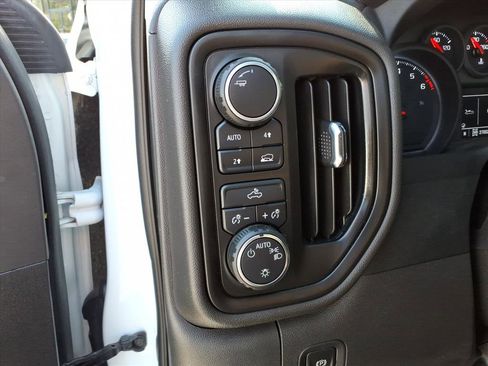 Used 2022 Chevrolet Silverado 1500 W/T w/ WT Value Package AWD/4WD image 16