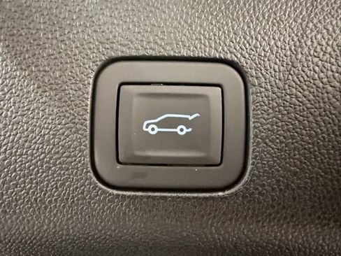 New 2025 Chevrolet Tahoe High Country image 9