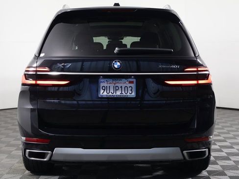 Used 2026 BMW X7 xDrive40i w/ Premium Package image 5