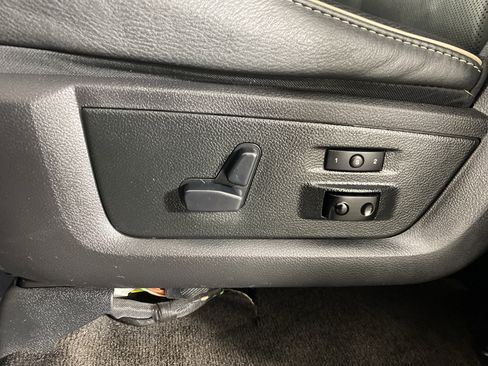 Used 2018 RAM 2500 Limited image 19