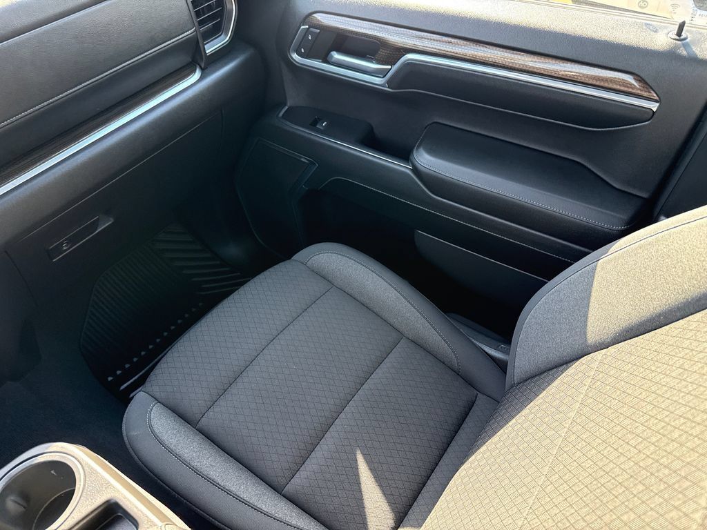 Used 2024 Chevrolet Silverado 1500 LT AWD/4WD image 12