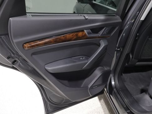 Used 2018 Audi Q5 2.0T Premium Plus w/ Premium Plus Package AWD/4WD image 20