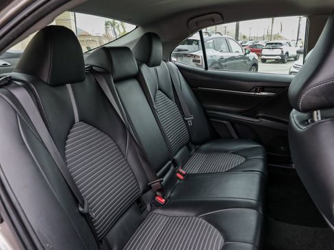 Used 2022 Toyota Camry SE image 21