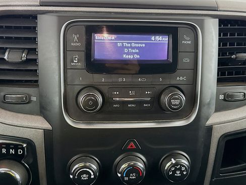 Used 2019 RAM 1500 Express AWD/4WD image 17