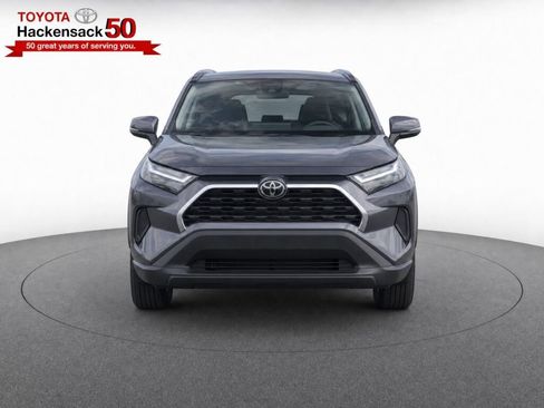 Used 2022 Toyota RAV4 XLE w/ Convenience Package AWD/4WD image 5