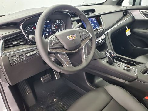New 2026 Cadillac XT5 Sportv w/ LPO, Onyx Lite Package image 11