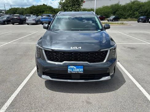 Used 2024 Kia Sorento S FWD image 8