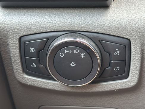 Used 2019 Ford F150 XL w/ Equipment Group 101A Mid AWD/4WD image 12