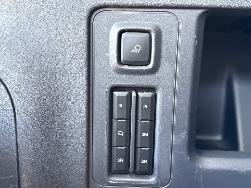 Used 2025 Ford Expedition Active AWD/4WD image 39
