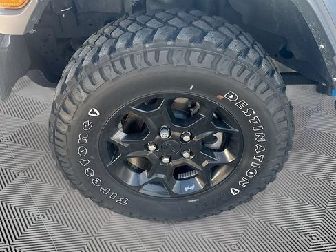 Used 2023 Jeep Wrangler Unlimited AWD/4WD image 34