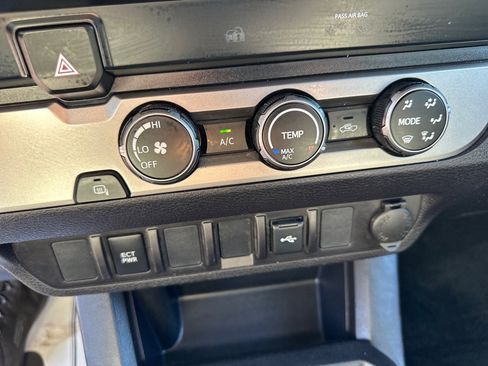 Used 2021 Toyota Tacoma SR image 31