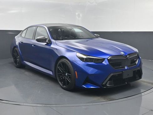 Used 2025 BMW M5 w/ Carbon Package image 8