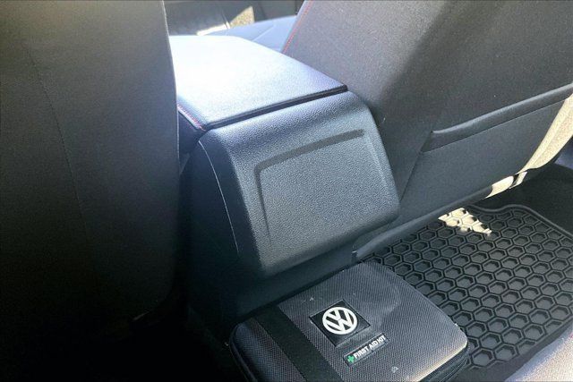 Used 2024 Volkswagen Jetta GLI 40th Anniversary Edition FWD image 10