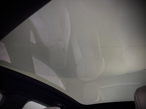 New 2024 Porsche Taycan image 6