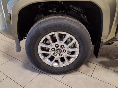 Used 2026 Toyota Tacoma Limited image 30