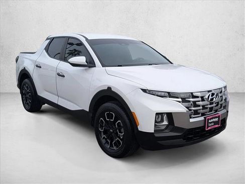 Used 2023 Hyundai Santa Cruz SE FWD image 3