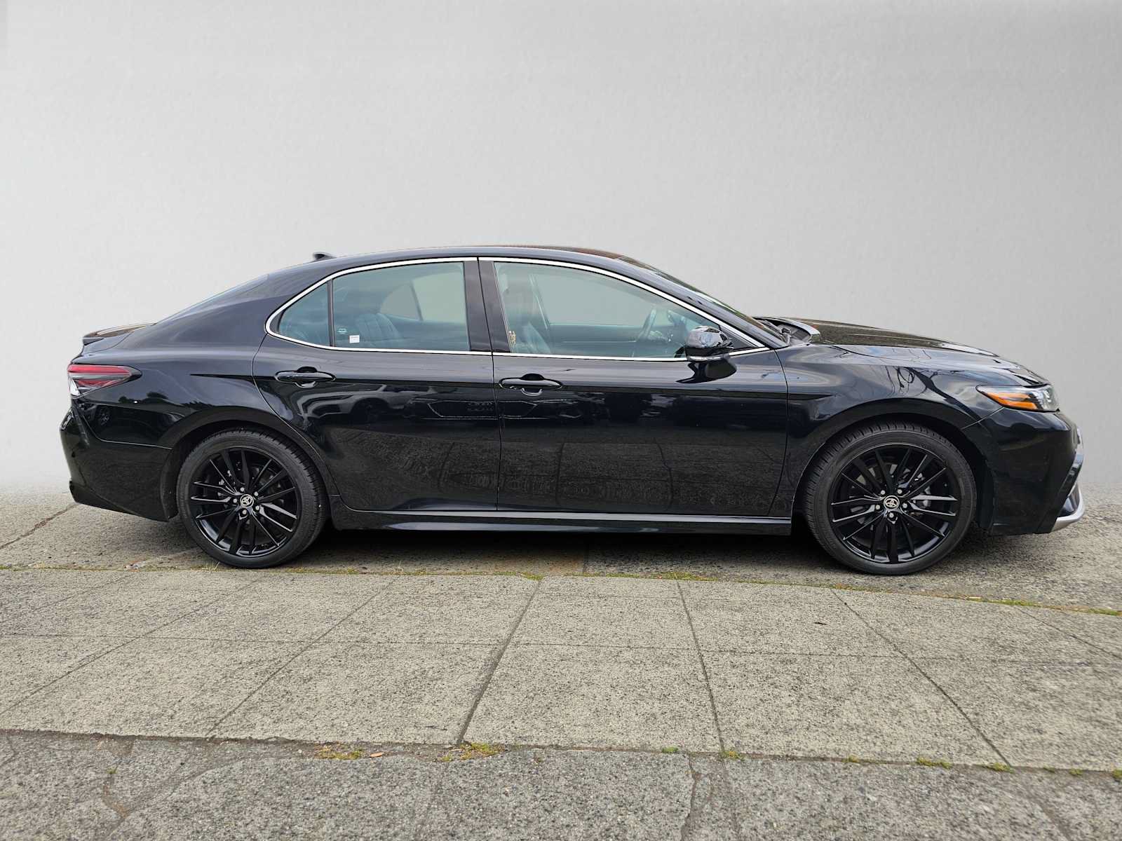 Used 2024 Toyota Camry XSE FWD image 2