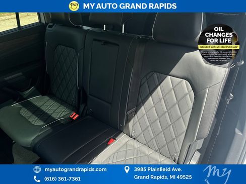 Used 2024 Volkswagen Atlas SEL Premium R-Line AWD/4WD image 28
