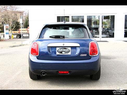 Used 2015 MINI Cooper 4-Door Hardtop w/ Premium Package FWD image 7