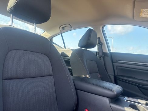 Certified 2025 Nissan Altima 2.5 SV image 30