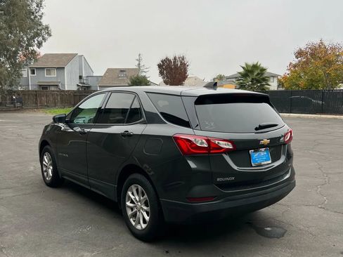 Used 2019 Chevrolet Equinox LS w/ LS Convenience Package image 4