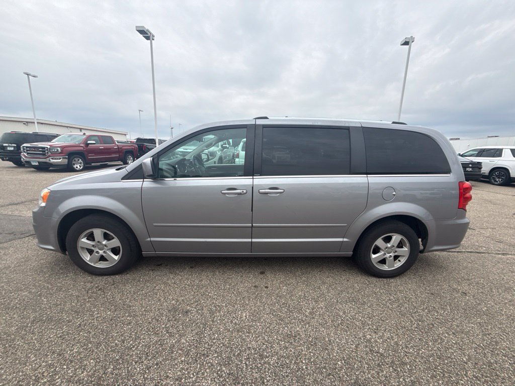 Used 2013 Dodge Grand Caravan Crew FWD image 4