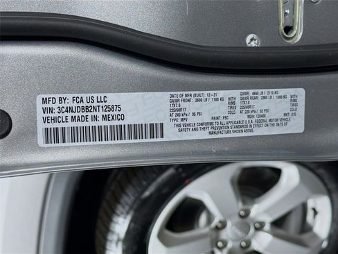 Used 2022 Jeep Compass Latitude image 30