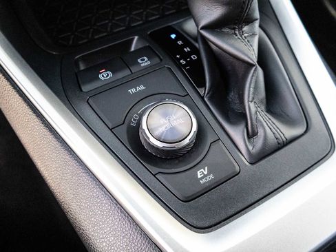 Certified 2025 Toyota RAV4 XSE image 24