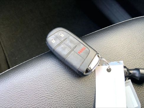 Used 2022 Jeep Compass Latitude FWD image 14