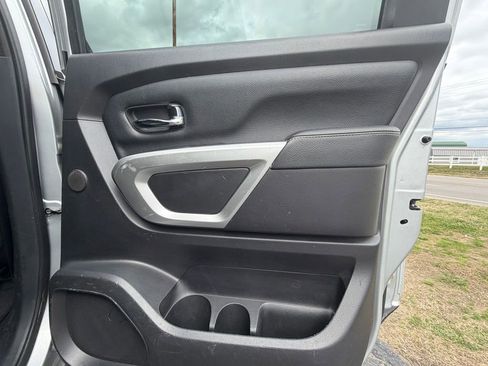 Used 2018 Nissan Titan PRO-4X w/ Pro-4x Utility Package image 17
