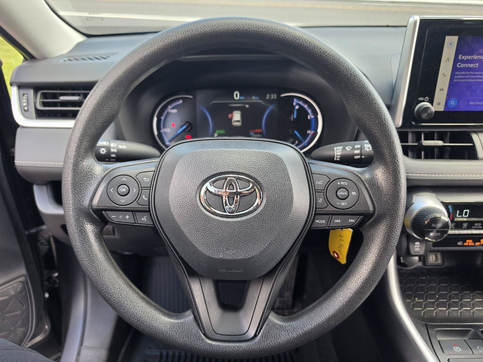 Used 2024 Toyota RAV4 LE AWD/4WD image 23