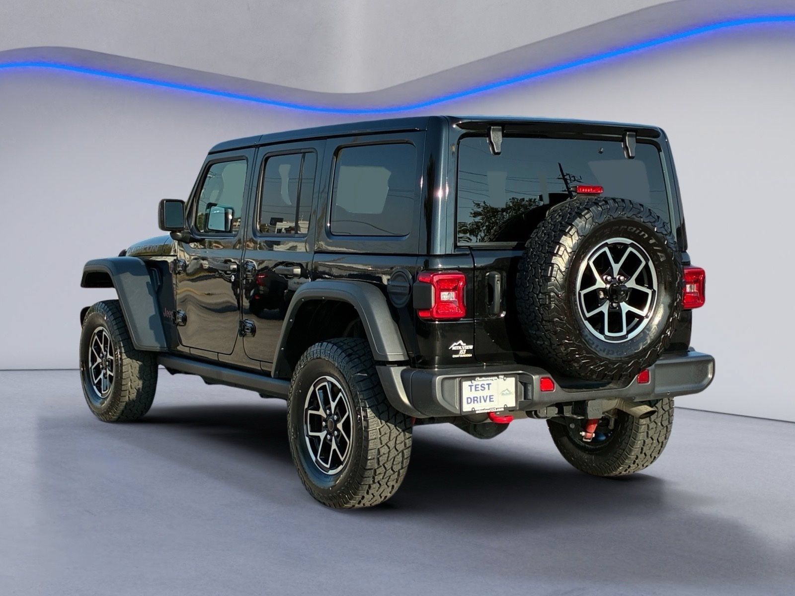 Used 2025 Jeep Wrangler Unlimited Rubicon w/ Convenience Group AWD/4WD image 3