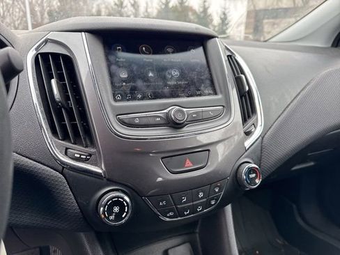 Used 2019 Chevrolet Cruze LS image 8
