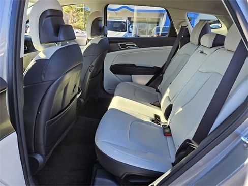 Used 2024 Kia Sportage EX image 9