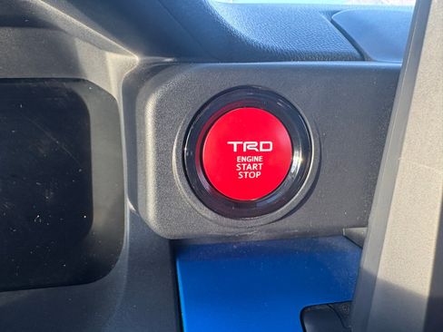 Used 2024 Toyota Tacoma TRD Off-Road image 16