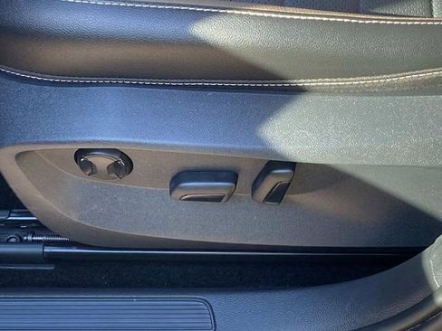 Used 2023 Volkswagen Taos SEL AWD/4WD image 14