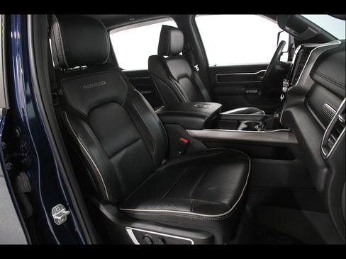 Used 2023 RAM 1500 Laramie AWD/4WD image 18