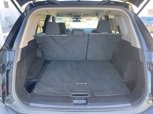 Used 2023 Nissan Rogue SV image 31