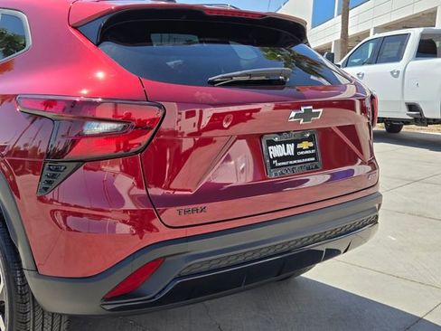 Certified 2024 Chevrolet Trax RS w/ Sunroof Package image 5