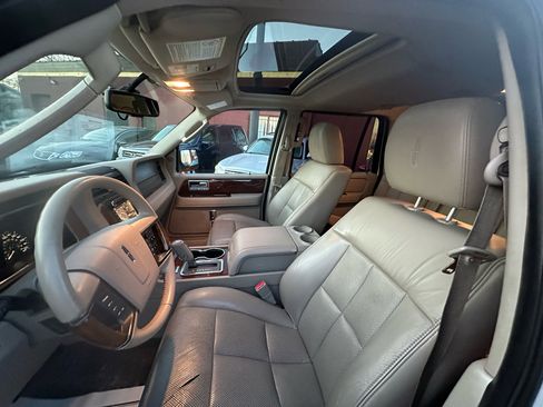 Used 2013 Lincoln Navigator L 4WD w/ HD Trailer Tow Pkg image 18