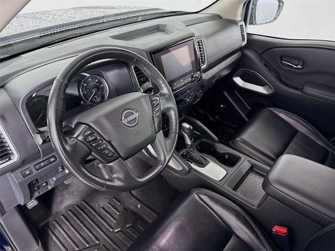 Used 2023 Nissan Frontier SV w/ SV Premium Package image 10