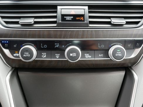 Used 2019 Honda Accord Touring image 29