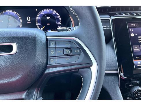 Certified 2023 Jeep Grand Cherokee Altitude AWD/4WD image 12