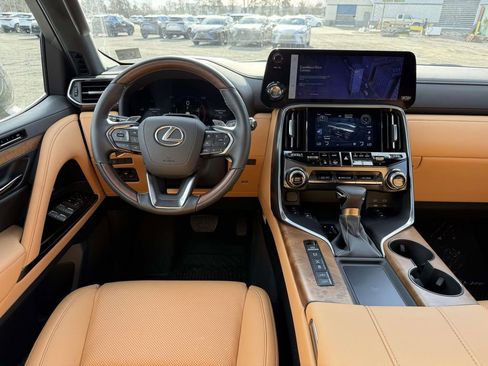 New 2025 Lexus LX 600 4WD w/ Accessory Package (2T) image 8
